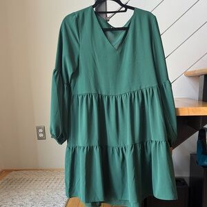 Women's Emerald Green V-Neck Tiered Dress